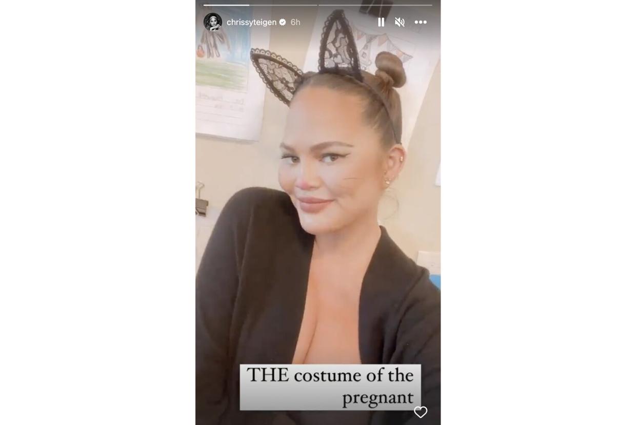 Pregnant Chrissy Teigen Dresses Up Her Bump, Miles and Luna for Halloween https://www.instagram.com/p/CkZBlTKBXlu/ https://www.instagram.com/stories/chrissyteigen/2961329335453529089/