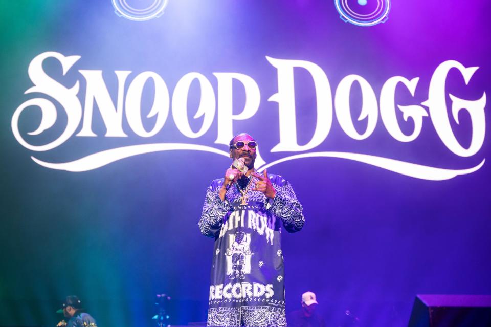 Manchester, UK. 15th March 2023. Calvin Cordozar Broadus Jr. professionally known as Snoop Dogg performs at AO Arena,  Manchester. 2023-03-15. Credit:  Gary Mather/Alamy Live News