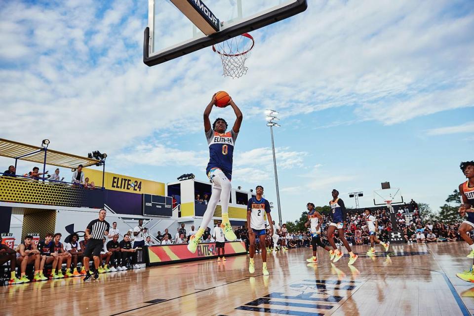 Class of 2024 point guard Tahaad Pettiford, who picked up a scholarship offer from UK in July, was one of the standout performers during the Chicago event.