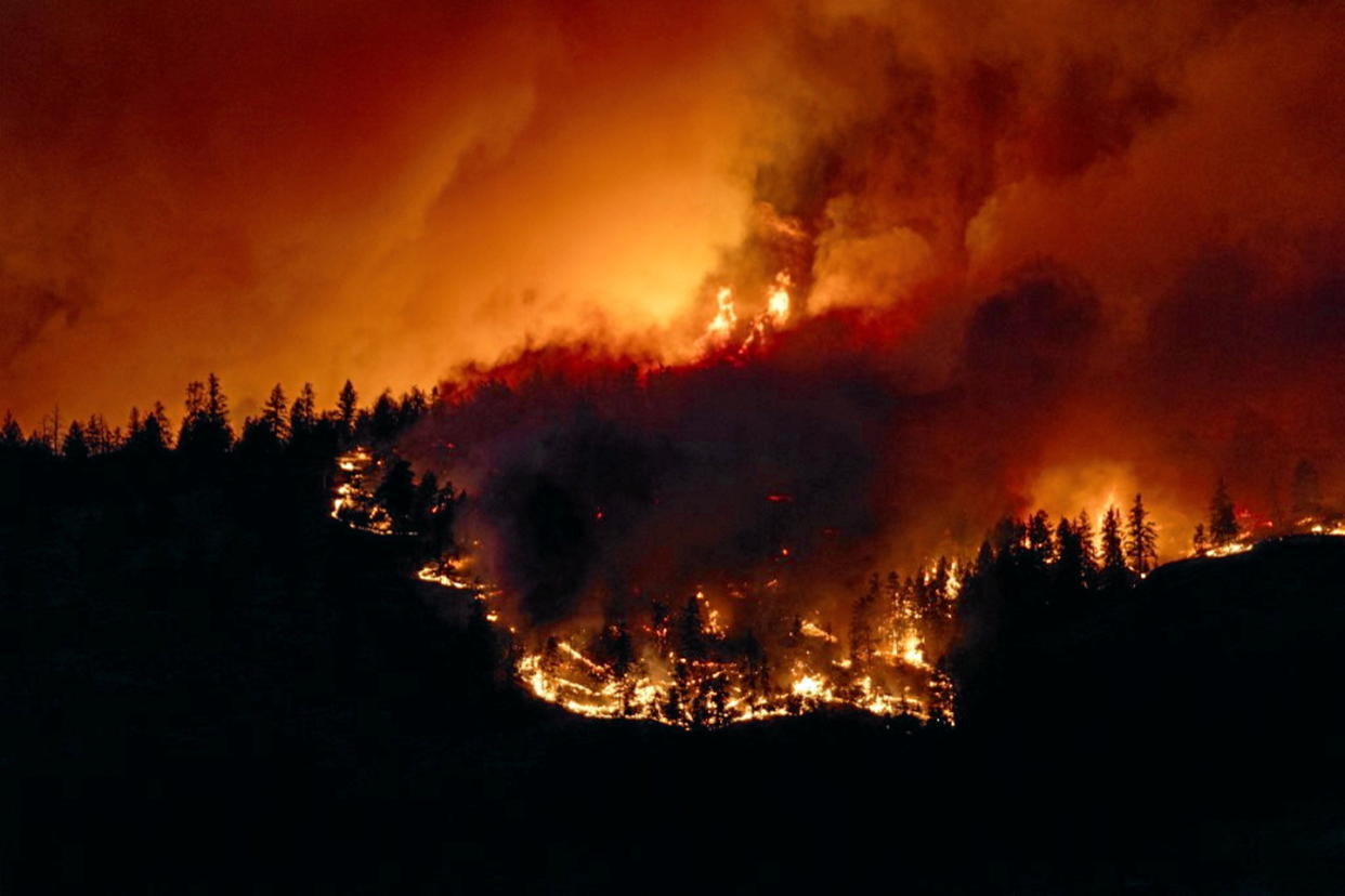 Les incendies, incontrôlables, continuent de ravager le Canada.   - Credit:DARREN HULL / AFP