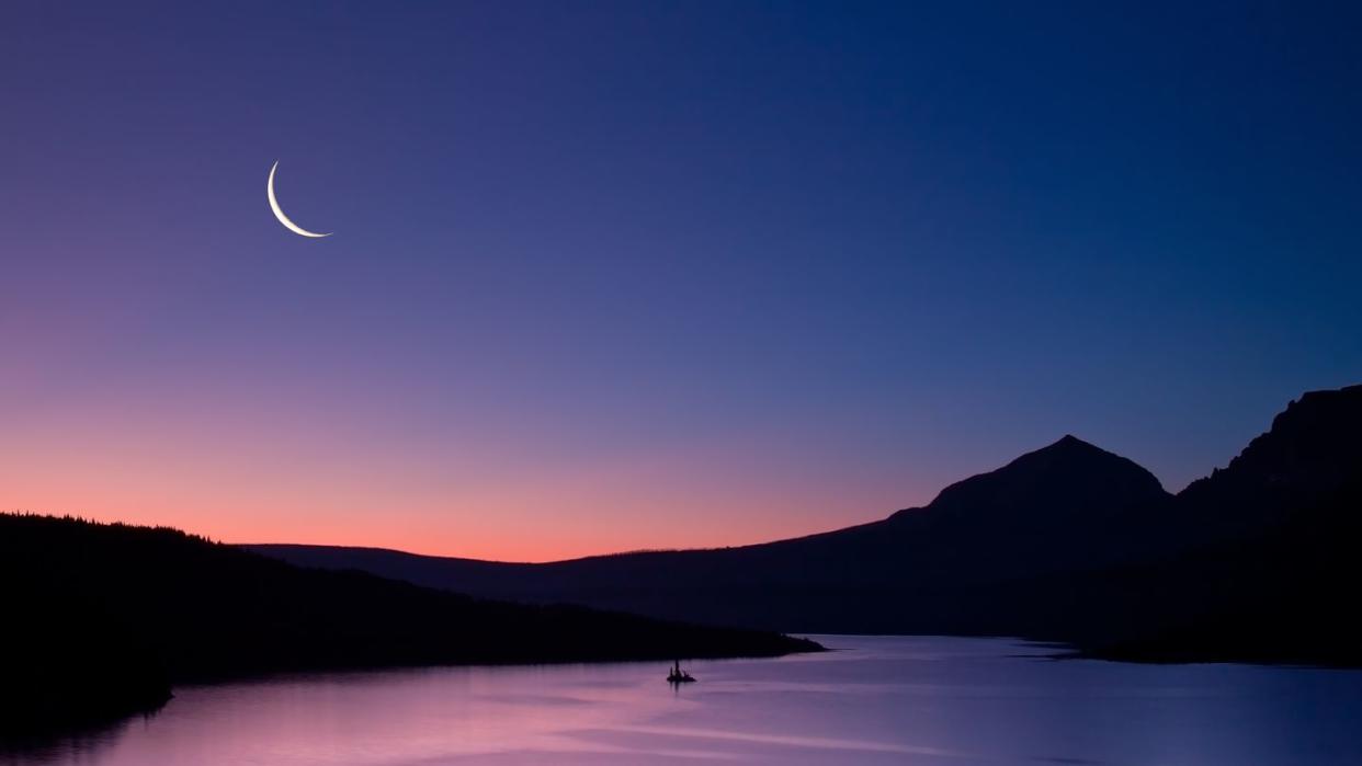 Clear Skies and the Crescent Moon