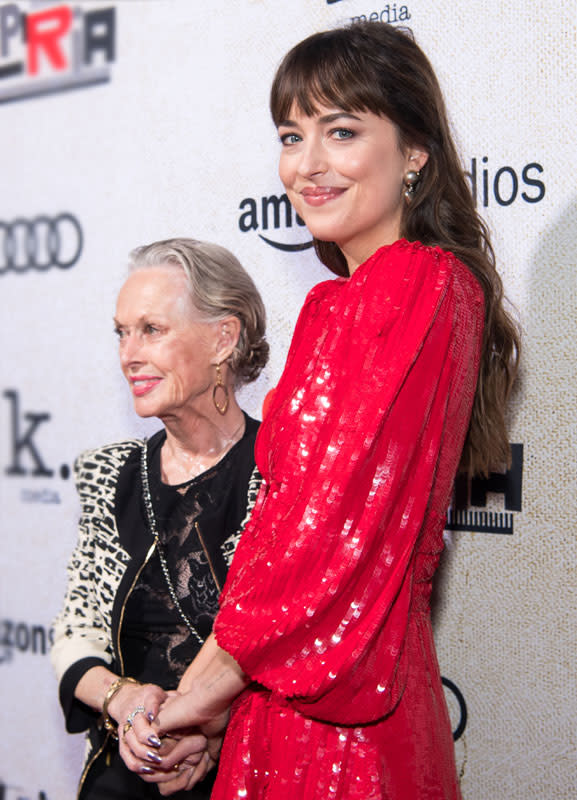 dakota-johnson-tippi-hedren2