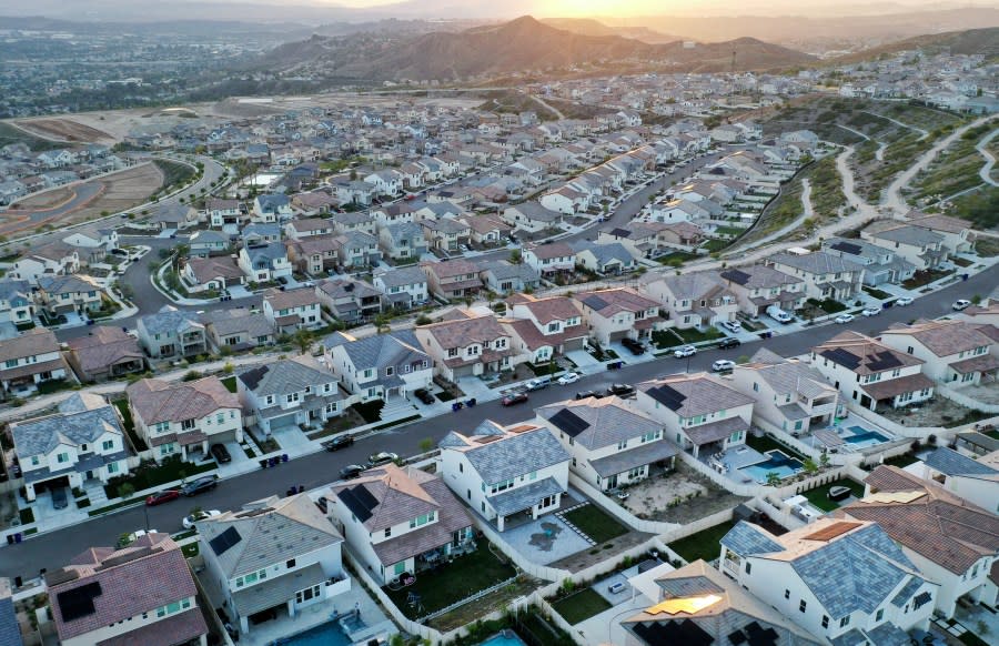 An aerial view of homes in a housing development on September 08, 2023 in Santa Clarita, California. (Getty Images)