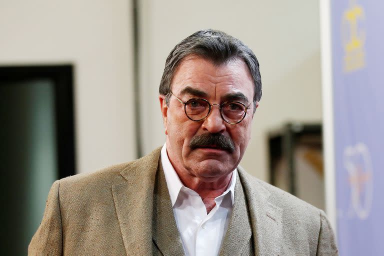 Tras mantenerse alejado de la vida pública, Tom Selleck fue visto luciendo nueva imagen