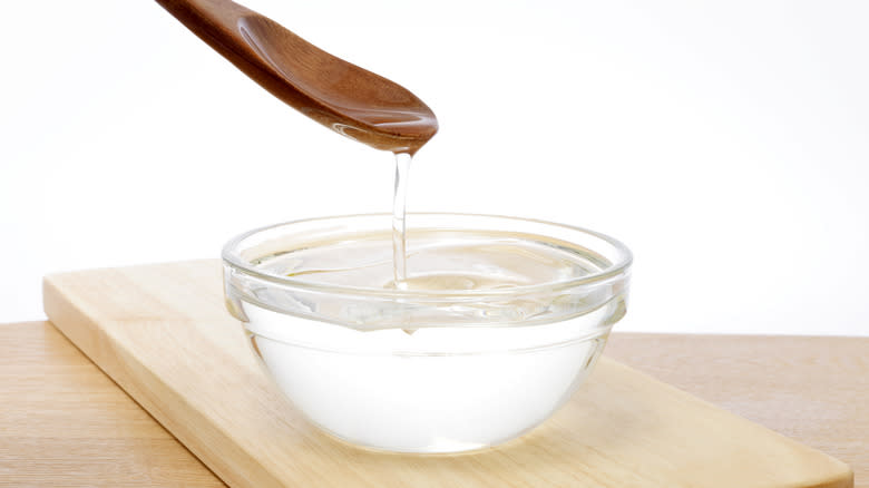 liquid coconut oil in bowl