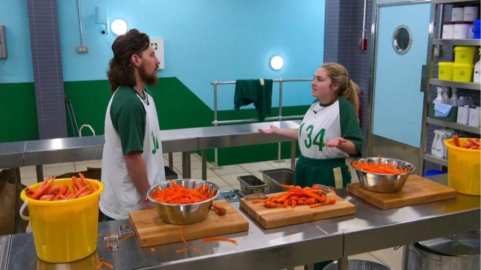 Test 1 in Episode 1 of "Squid Game: The Challenge" (Photo credit: Netflix)