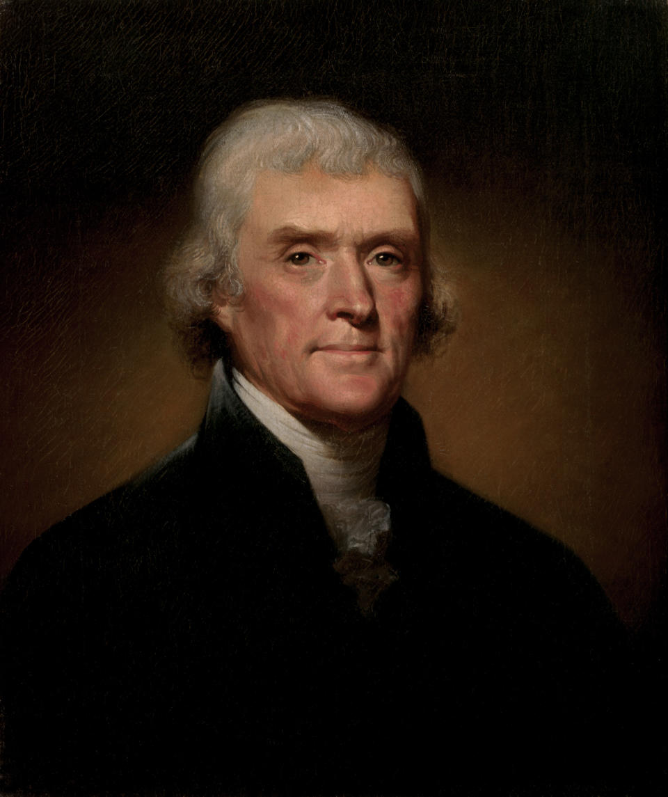 <p>In den ersten Jahren der jungen Nation machte letztlich ein relativ kleiner Kreis der Gründerväter die Politik unter sich aus, zu dessen berühmtesten Köpfen Thomas Jefferson bis heute zählt. Der Universalgelehrte und Hauptautor der Unabhängigkeitserklärung hatte sich schon zum zweiten Mal aus der Politik zurückgezogen, als die Demokratisch-Republikanische Partei ihn in der Nachfolge Washingtons in das Rennen um die Präsidentschaft schickte, das er als Zweitplatzierter auf dem Posten des Vizepräsidenten beendete. Als Vize vertrat er oftmals grundsätzlich andere Auffassungen als Präsident Adams. Die zuvor bestehende Freundschaft ging in die Brüche und Jefferson nahm ihm nach einem verbissenen Wahlkampf das Präsidentenamt ab. Jeffersons Präsidentschaft gilt als prägend, mit dem Kauf von Louisiana verdoppelte sich zudem das Territorium der USA in dieser Zeit. (Bild: Rembrandt Peale/Weißes Haus)</p> 