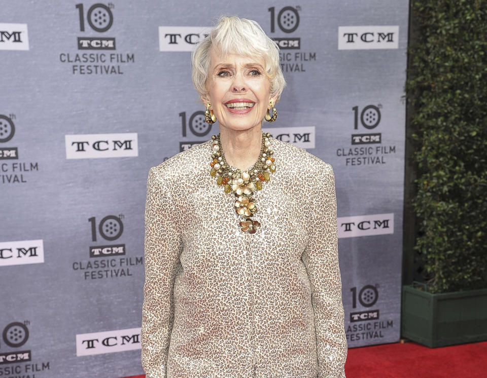 ARCHIVO - Barbara Rush en el Festival de Cine Clásico TCM 2019 - Gala de la Noche Inaugural de "When Harry Met Sally" en Los Ángeles el 11 de abril de 2019. Rush, quien coprotagonizó películas con Frank Sinatra, Paul Newman y otros astros de las décadas de 1950 y 1960 y tuvo una próspera carrera televisiva más adelante en su vida, murió el domingo 31 de marzo de 2024 a los 97 años. (Foto Richard Shotwell/Invision/AP, archivo)