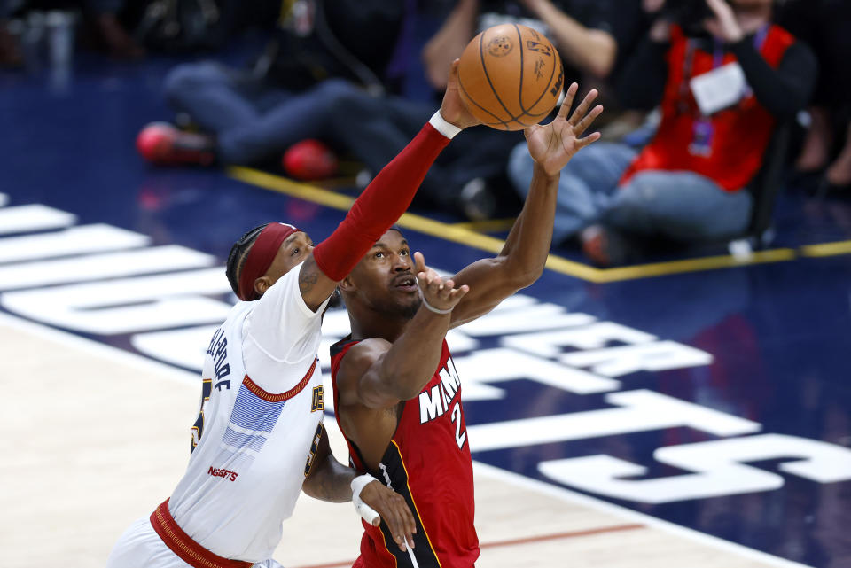 Jimmy Butler在被Kentavious Caldwell-Pope劫走球後，也間接宣告熱火無緣NBA總冠軍。（Photo by Justin Edmonds/Getty Images）