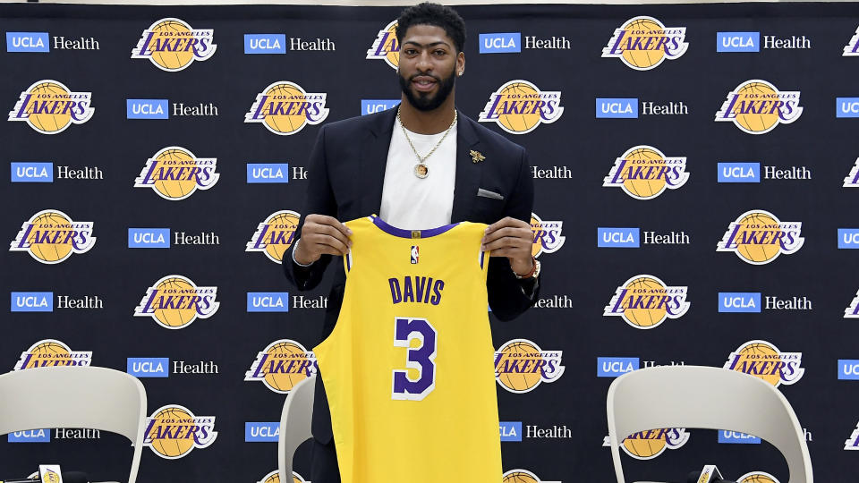 Anthony Davis sidesteps question on long-term future with Lakers