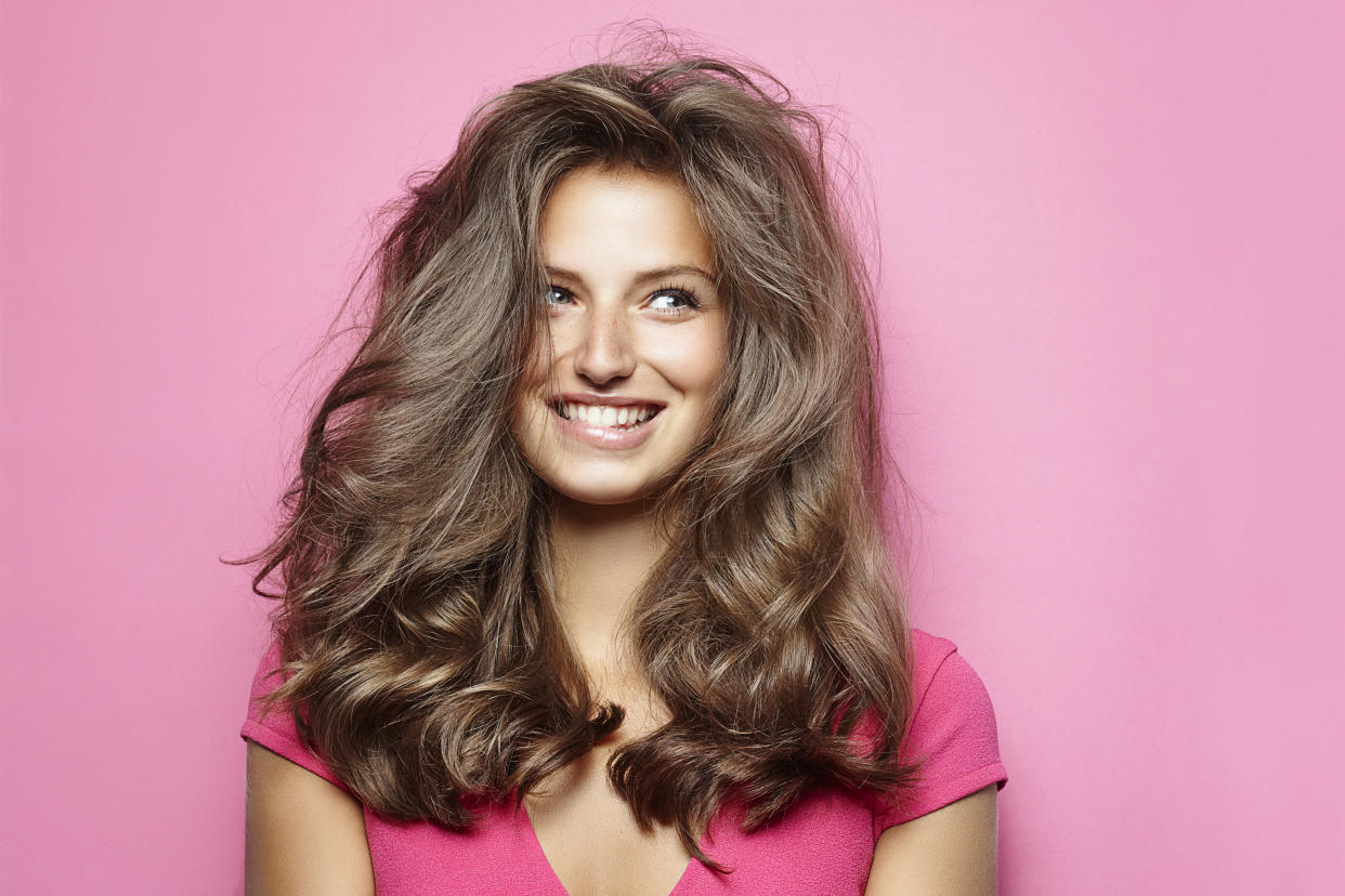 Cada minuto se vende este tratamiento capilar que cuida, suaviza e ilumina tu cabello. (Foto: Getty)