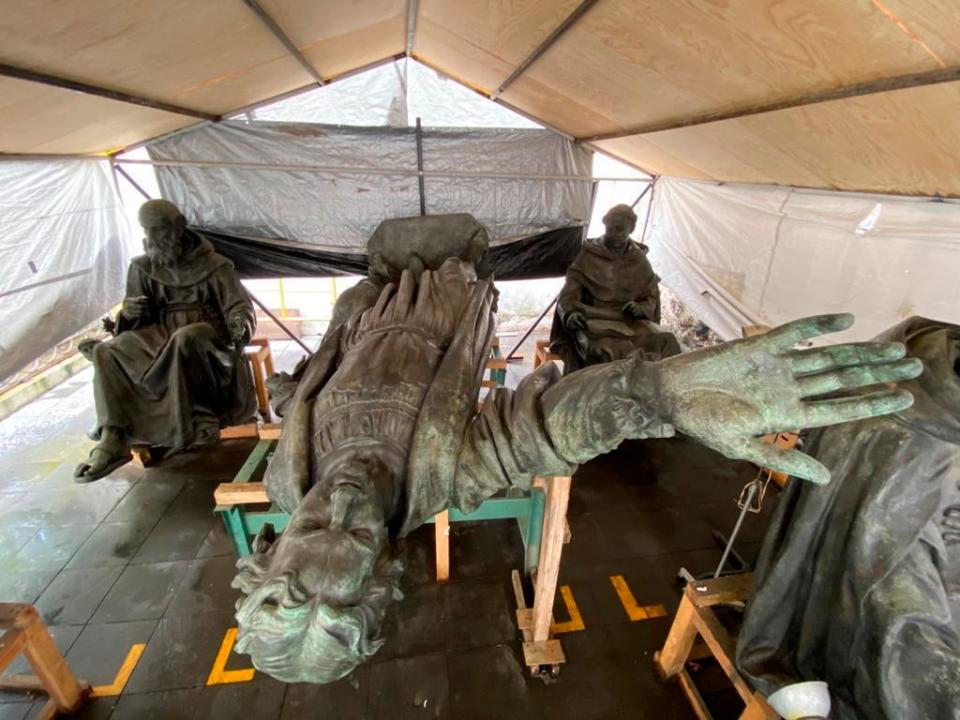 Mexico Columbus Statue (ASSOCIATED PRESS)