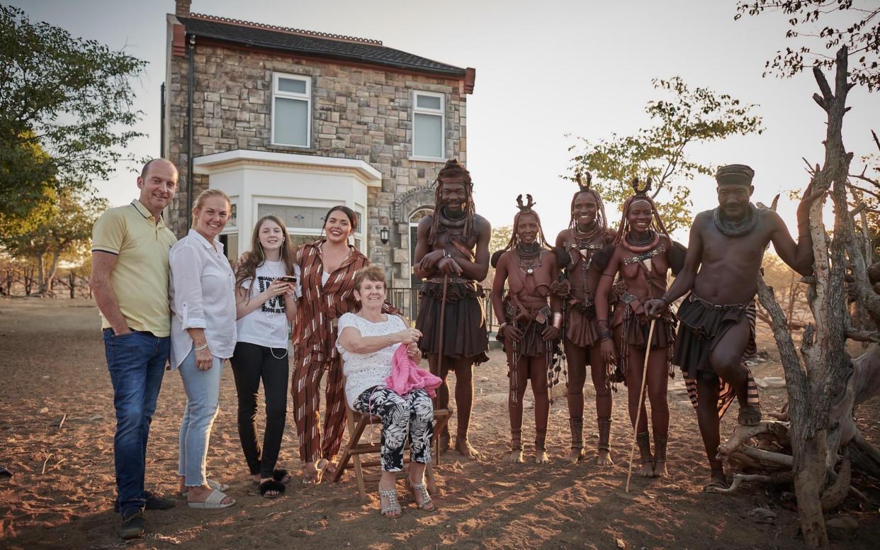 Scarlett Moffatt and family with Mboki, Muvii, Ueripanga, Kaitaarua and Kandisiko - Handout