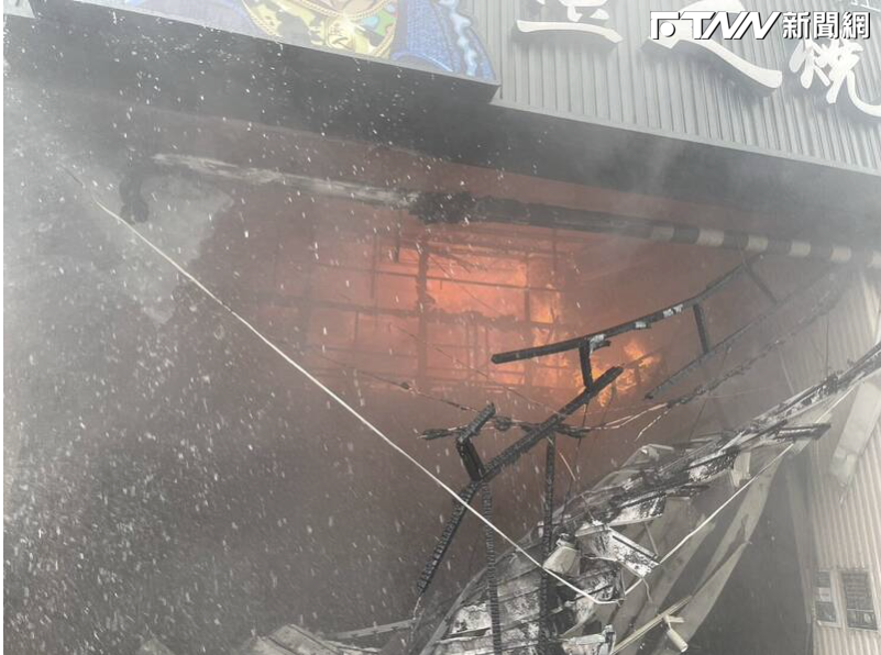 台中市西區向上路一段知名的壹人燒肉店今(6)日下午4點多發生大火，造成2名員工一死一重傷，2人為中山大學學生。（圖／翻攝畫面）