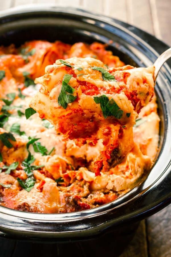 <strong>Get the <a href="http://www.thewickednoodle.com/slow-cooker-lasagna-ricotta-cheese/" target="_blank">Slow Cooker Lasagna with Ricotta Cheese recipe</a>&nbsp;The Wicked Noodle</strong>