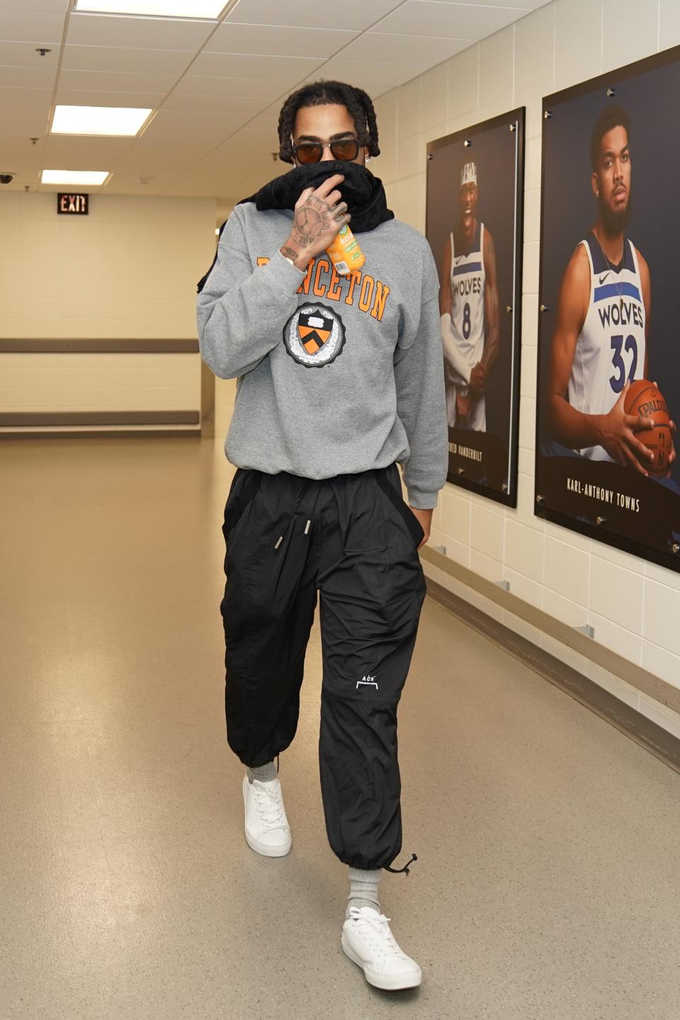 D'Angelo Russell of the Minnesota Timberwolves arrives to a game against the Denver Nuggets in Minneapolis, January 3, 2021.