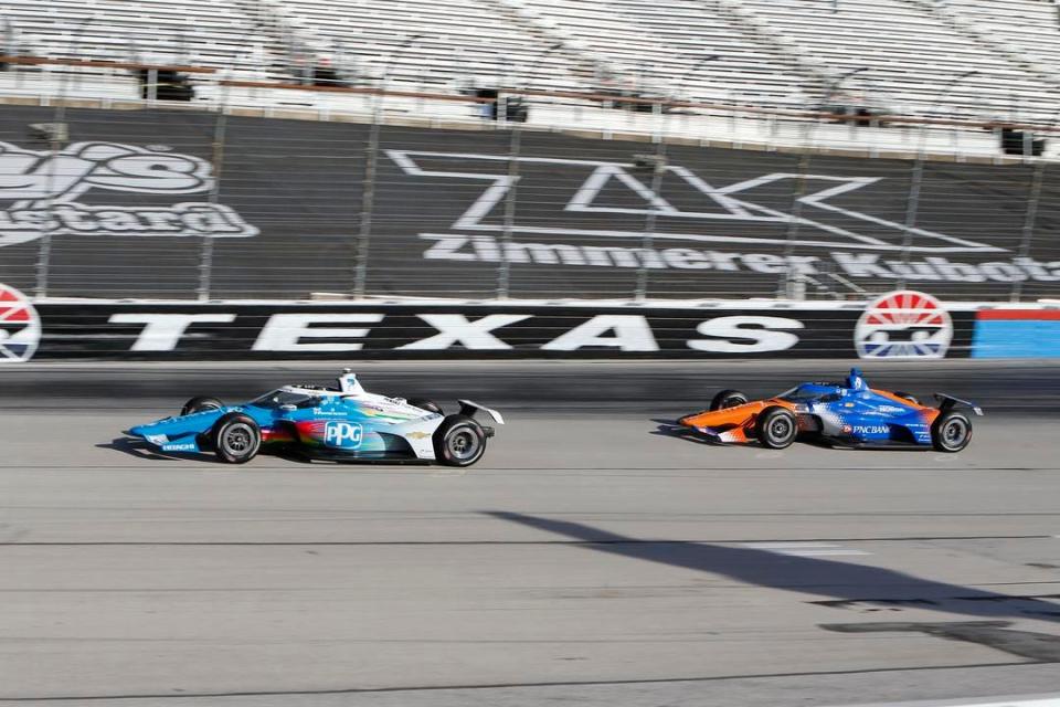 Josef Newgarden (left) and Scott Dixon (right) have won five of IndyCar's last six races at Texas Motor Speedway. Sunday, they'll start within the first two rows alongside teammates from Arrow McLaren.