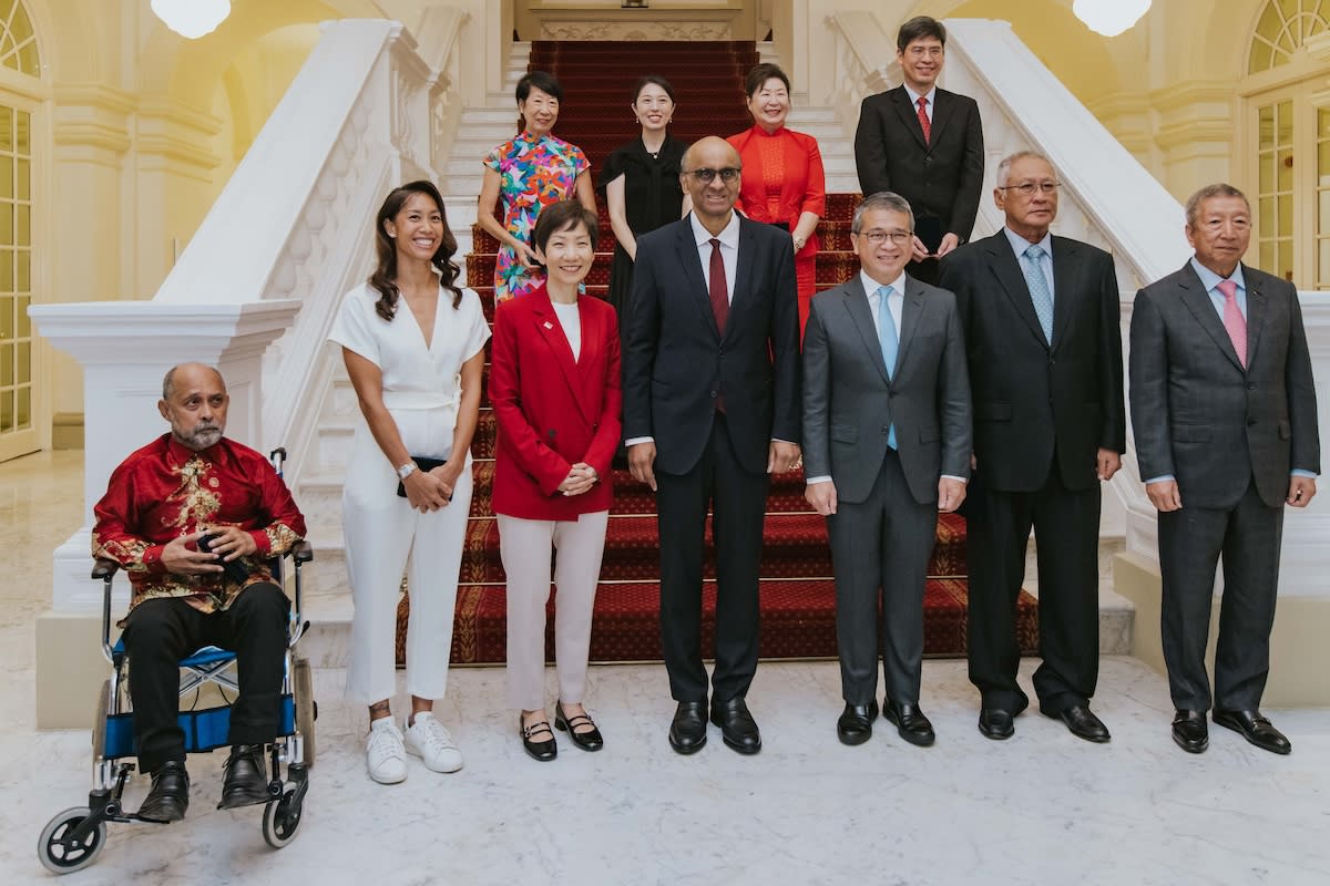 Singapore Sport Hall of Fame award ceremony: (front row, from left) boxer Syed Abdul Kadir, swimmer Joscelin Yeo, SNOC president Grace Fu, President Tharman Shanmugaratnam, Minister for Culture, Community and Youth Edwin Tong, former water polo coach Kenneth Kee, IOC vice-president Ng Ser Miang, (back row, from left) SDSC president Dr Teo-Koh Sock Miang, paddler Yu Mengyu, former SBF president Jessie Phua and Dr Tan Say Beng (son of the late Dr Tan Eng Liang). 