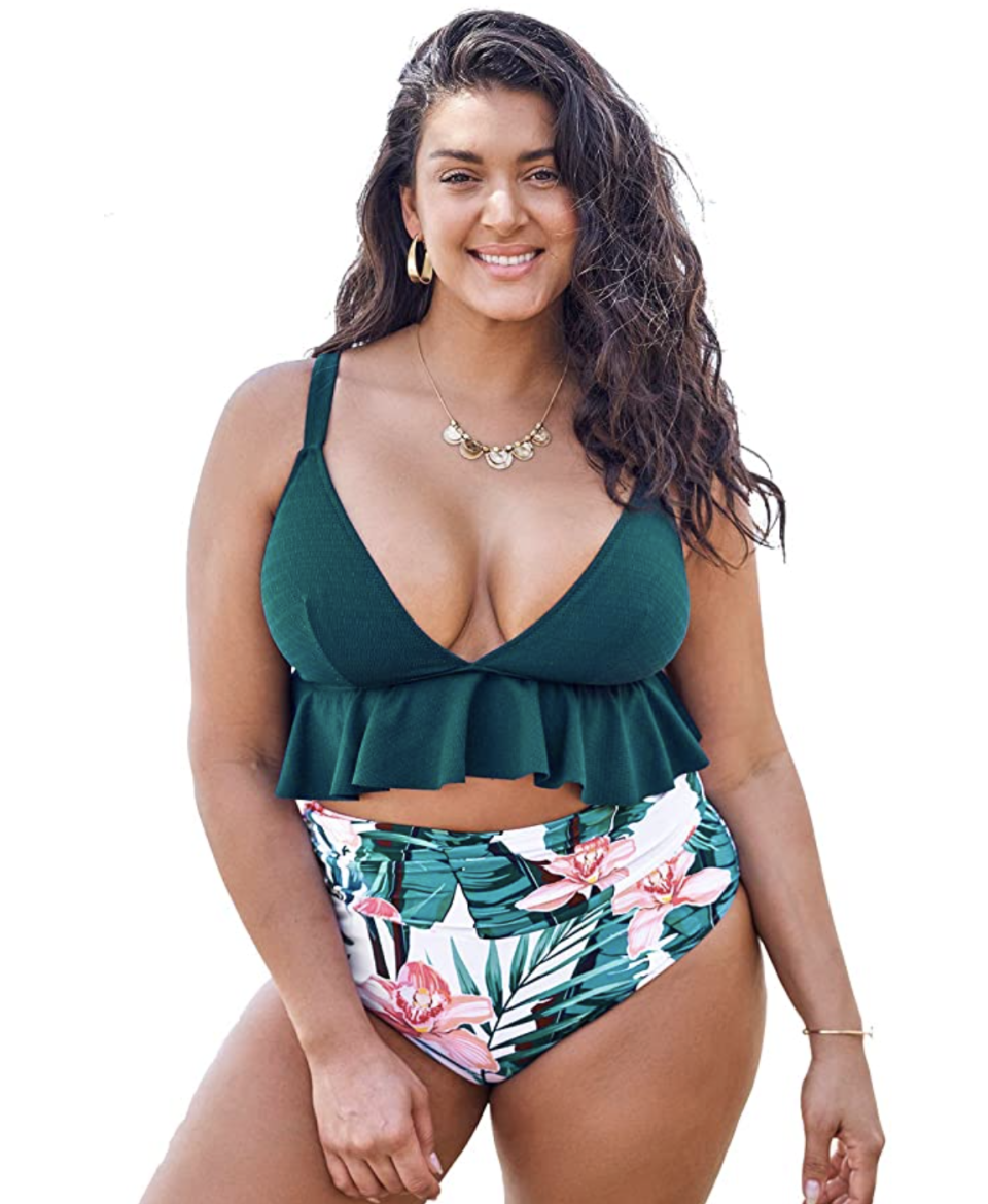 CUPSHE Ruffled Plus Size Bikini