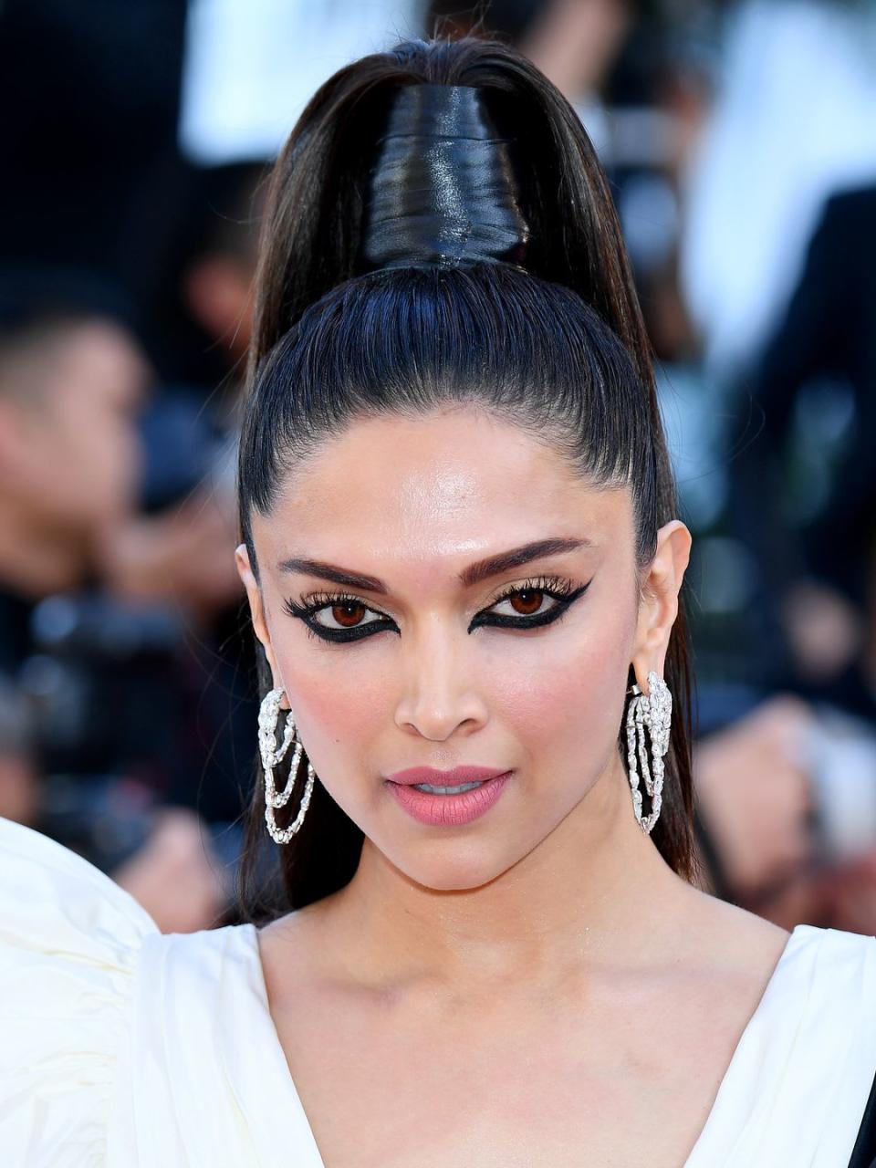 Deepika Padukone with dramatic black eyeliner 