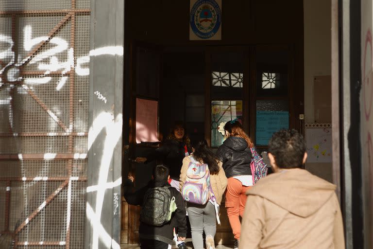 La Dirección General de Cultura y Educación provincial informó que habrá descuentos para los docentes que adhieran al paro convocado por la línea opositora a Baradel