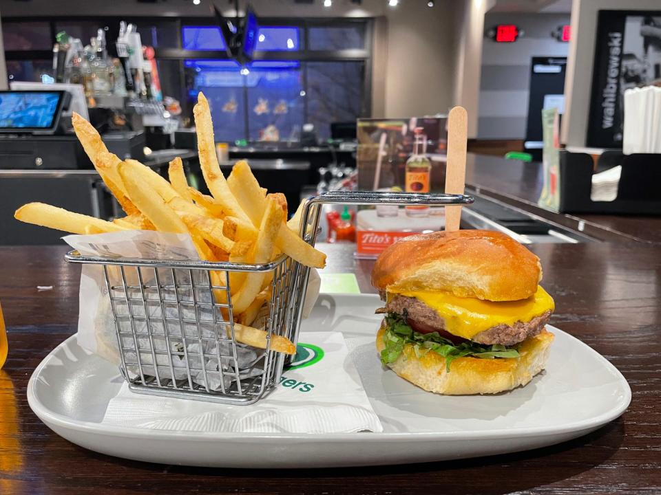 Wahlburgers