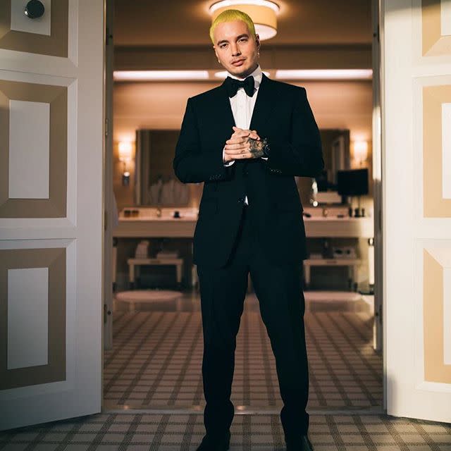 <p>J Balvin se pintó el pelo de amarillo, defendiendo el derecho de cada quien a ser como quiera ser/Getty Images/Instagram </p>