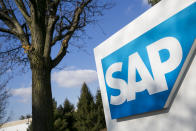 <p>Mit dem größten Sprung zum zuvor Platzierten in den Top 10 geht der erste Platz an SAP. Der deutsche Softwarehersteller ist somit das DAX-Unternehmen mit den zufriedensten Mitarbeitern. Natürlich kann es sein, dass andere Konzerne in Deutschland noch zufriedenere Arbeiter haben, doch im DAX-Umfeld macht niemandem SAP etwas vor. (Foto: ddp) </p>