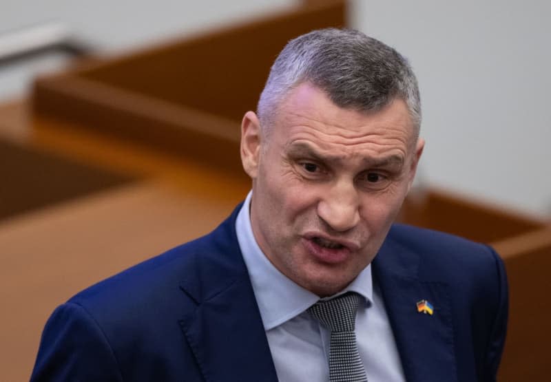 Mayor of Kiev Vitali Klitschko speaks in the city council. Hendrik Schmidt/dpa