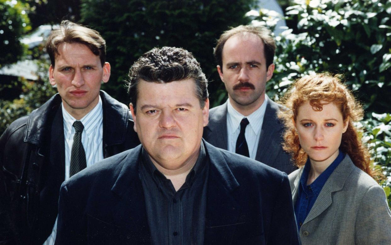 Christopher Eccleston, Robbie Coltrane, Lorcan Crannitch and Geraldine Somerville in Cracker - Shutterstock/ITV