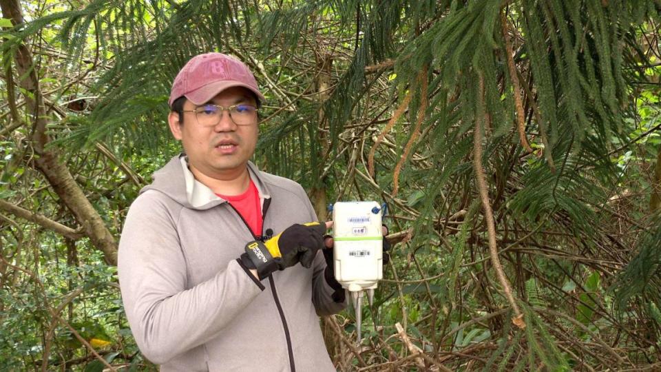 台灣大學構造地震研究室博士後研究員管卓康說明需要透過更多的儀器收集資料，才能建立更精準的預警機制。