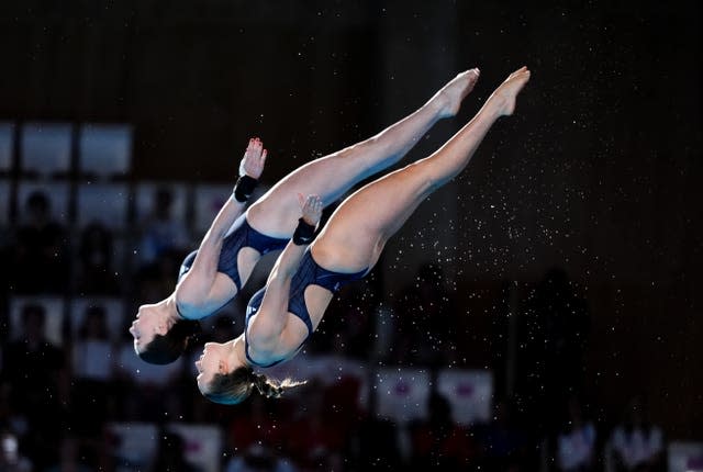 Spendolini-Sirieix and Toulson in action diving