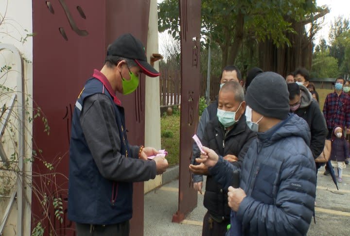 首批立陶宛蘭姆酒開賣！5分鐘內搶光號碼牌