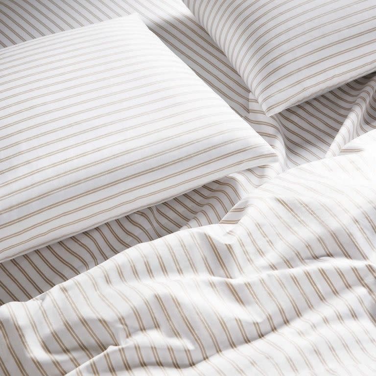 <p><a href="https://go.redirectingat.com?id=74968X1596630&url=https%3A%2F%2Fwww.brooklinen.com%2Fproducts%2Fluxe-core-sheet-set&sref=https%3A%2F%2Fwww.menshealth.com%2Ftechnology-gear%2Fg39541289%2Fbest-mothers-day-gifts%2F" rel="nofollow noopener" target="_blank" data-ylk="slk:Shop Now;elm:context_link;itc:0;sec:content-canvas" class="link ">Shop Now</a></p><p>Luxe Core Sheet Set</p><p>brooklinen.com</p><p>$119.25</p>