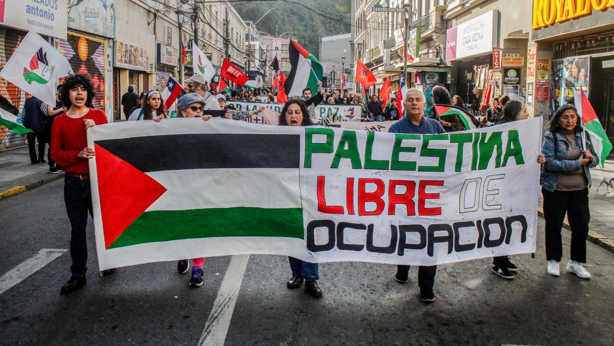  Chileans protest for Palestinian liberation. 