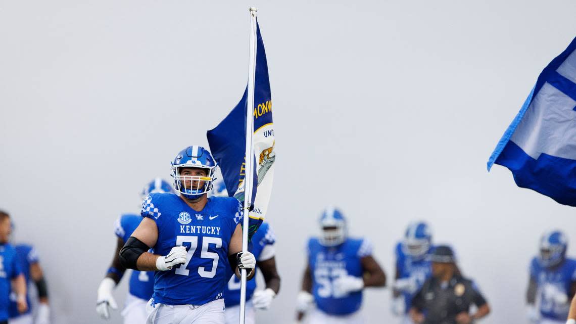 Kentucky center Eli Cox (75) is transitioning into a new role after starting at right guard last season.