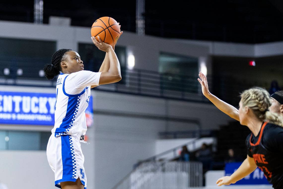 Eniya Russell (4) won the NCAA championship with South Carolina last season. The 2020 McDonald’s All-American then transferred to Kentucky seeking a larger role.