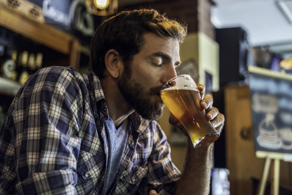 La prueba para convertirse en uno de los sommeliers de cerveza más prestigiosos del mundo es muy exigente, de hecho solo unos pocos logran aprobarla cada año. Foto: Getty 