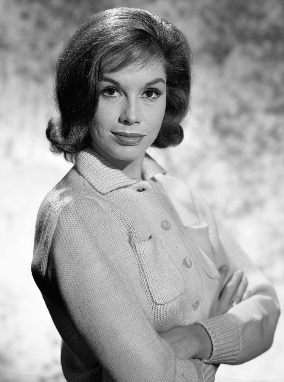 Moore gets her portrait taken for <em>The Dick Van Dyke Show</em> in 1962.