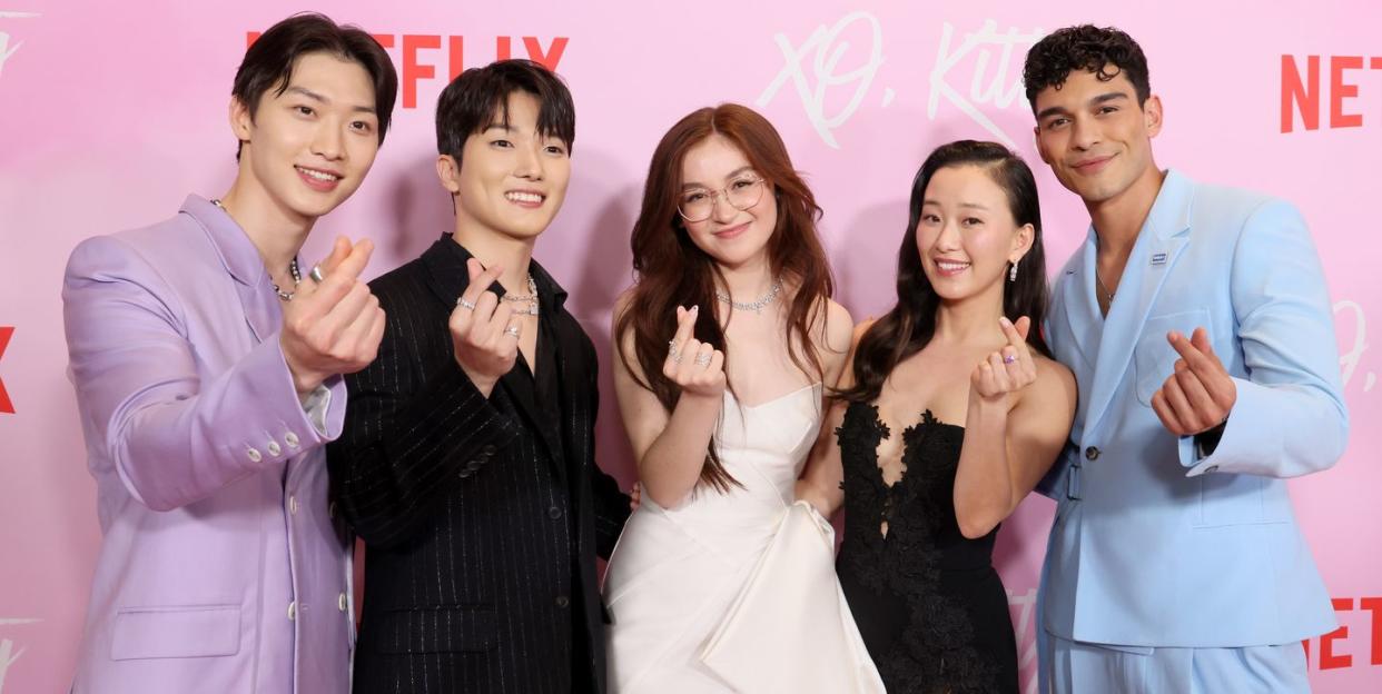 los angeles, california may 11 l r sang heon lee, minyeong choi, anna cathcart, gia kim, and anthony keyvan attend netflixs xo, kitty los angeles premiere at netflix tudum theater on may 11, 2023 in los angeles, california photo by rodin eckenrothgetty images for netflix