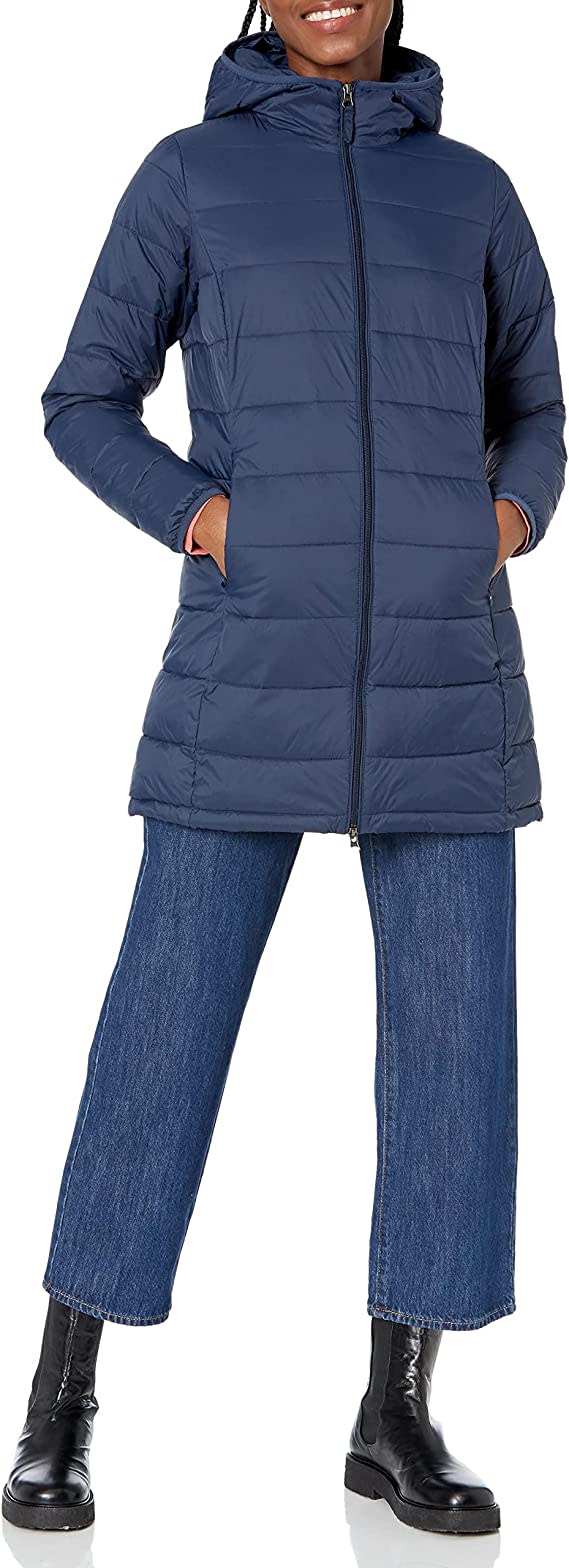 Amazon Essentials Womens Lightweight Water-Resistant Hooded Puffer Coat. Image via Amazon.