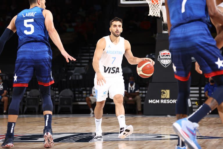 Facundo Campazzo, el dueño de la pelota en el seleccionado argentino, que recibió un sacudón de Estados Unidos (108-80) en el último encuentro de preparación para los Juegos Olímpicos de Tokio.