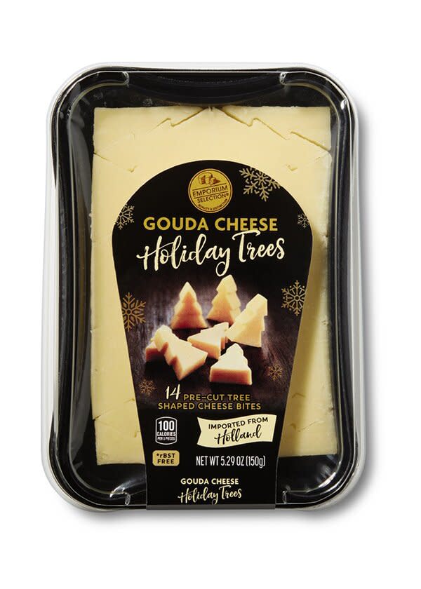 christmas tree-shaped gouda bites in a black tub