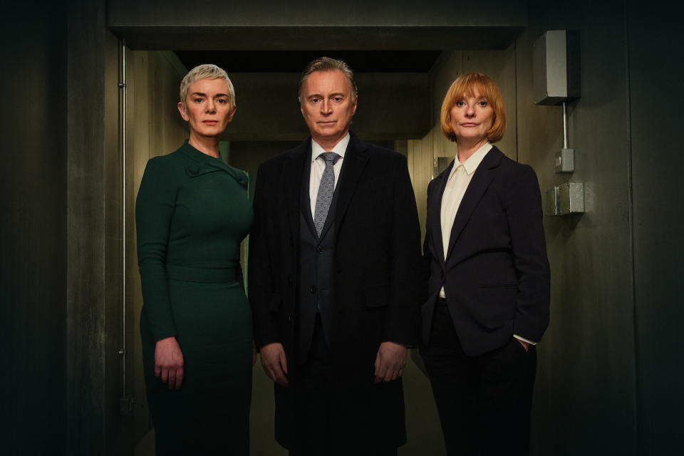 Robert Carlyle as Prime Minister Robert Sutherland & Victoria Hamilton as Chief of Staff Anna Marshall & Jane Horrocks as Defence Secretary Victoria Dalton in Cobra: Rebellion (Sky)