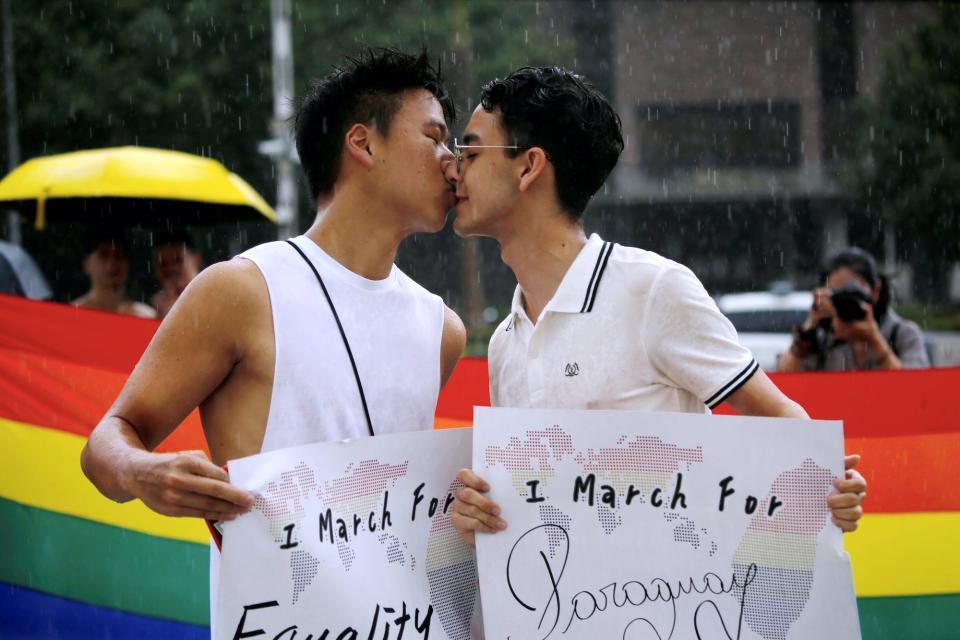 Taiwan pride kiss.JPG