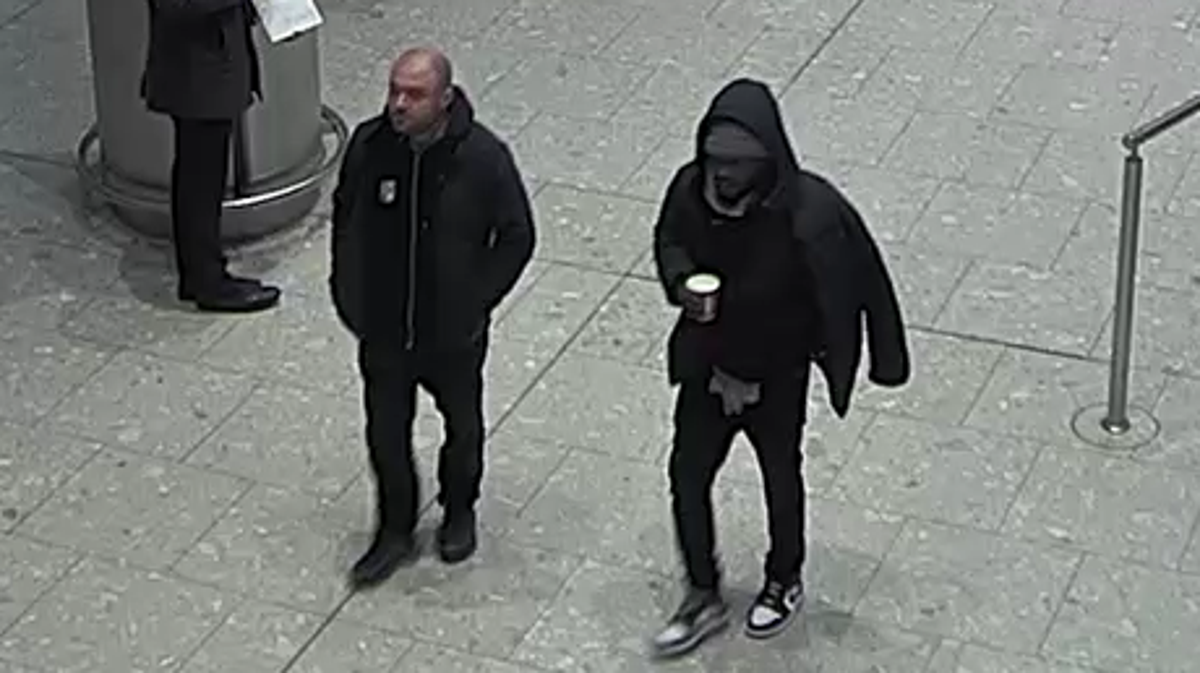 Police are trying to trace these men (Met Police)