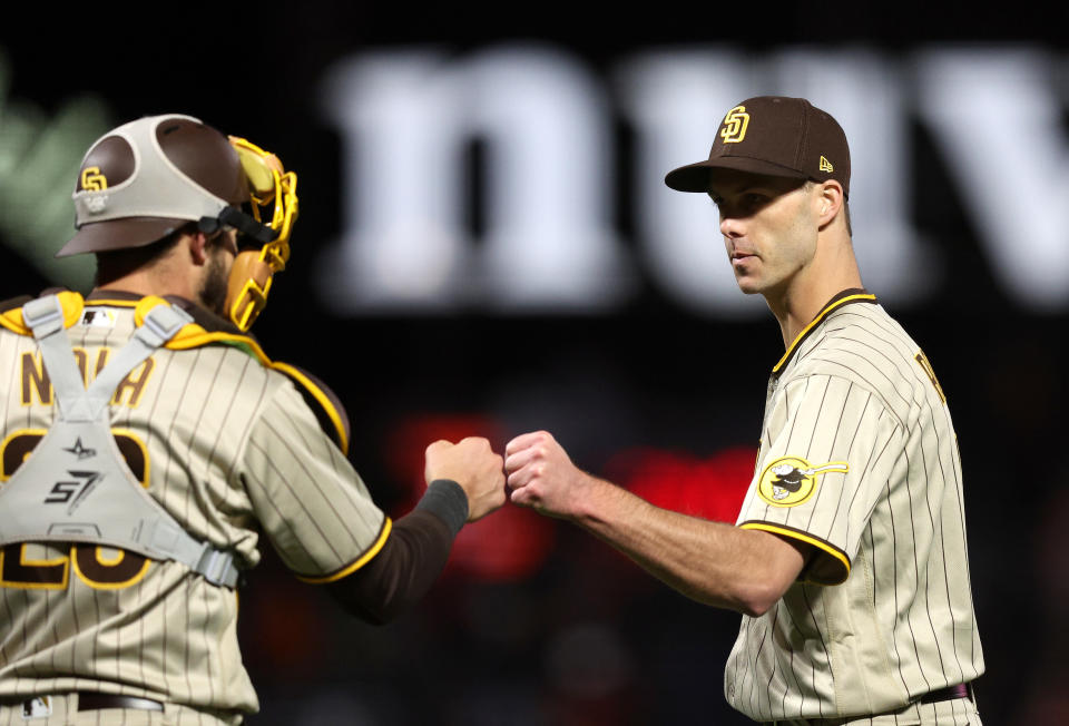 哥哥Taylor Rogers（圖右）。（Photo by Ezra Shaw/Getty Images）