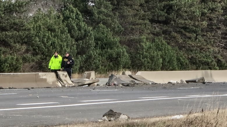 All lanes of Hwy 401 re-open after fatal truck crash near Bowmanville