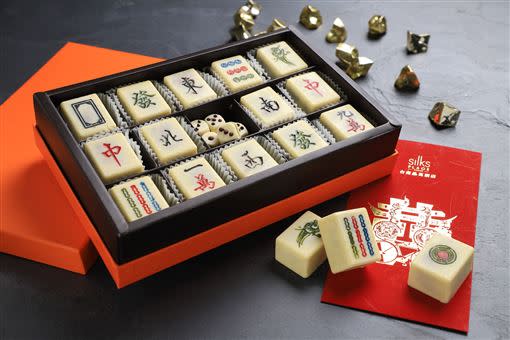 創意十足的「麻將巧克力禮盒」，過年時節格外討喜！（圖／台南晶英酒店提供）