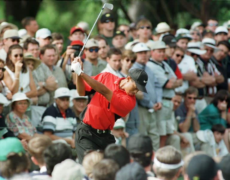 En 1997, el público observó la concreción de la hazaña de un chico de 21 años que está dispuesto a hacer historia: era Tiger y su magia